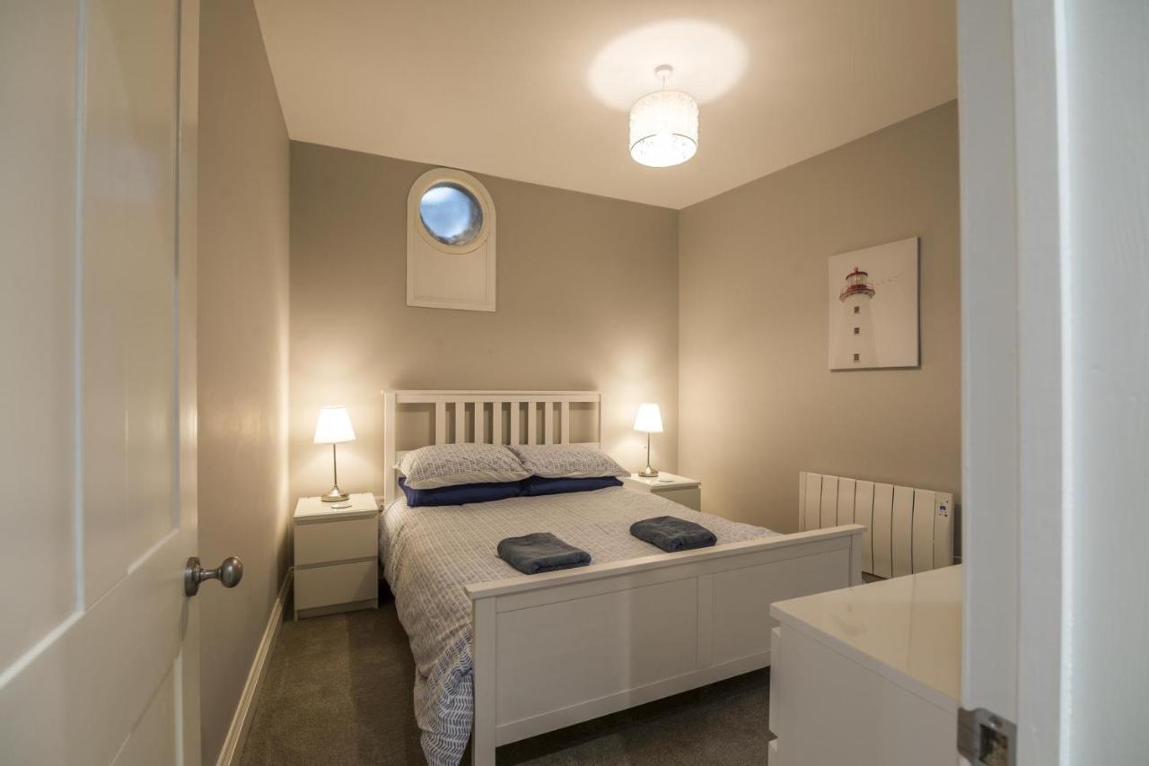 Sea Legs - 2 Bedroom Apartment - Tenby Eksteriør bilde