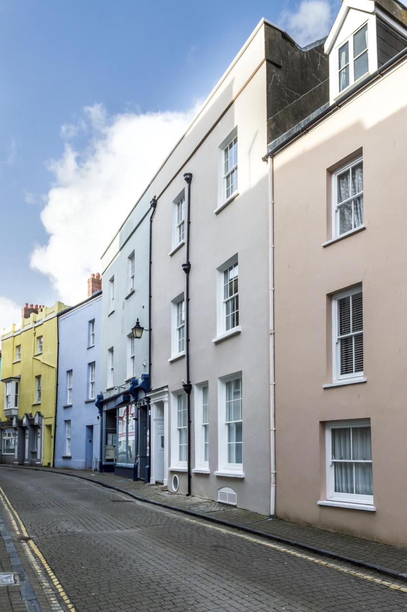 Sea Legs - 2 Bedroom Apartment - Tenby Eksteriør bilde